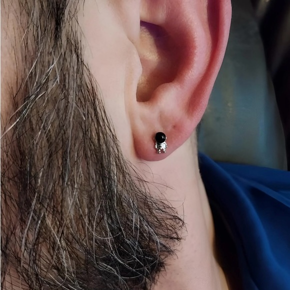 Dainty Unisex Astronaut & Planet Stud Earrings Best Friend Gift 🪐 - Picture 3 of 10